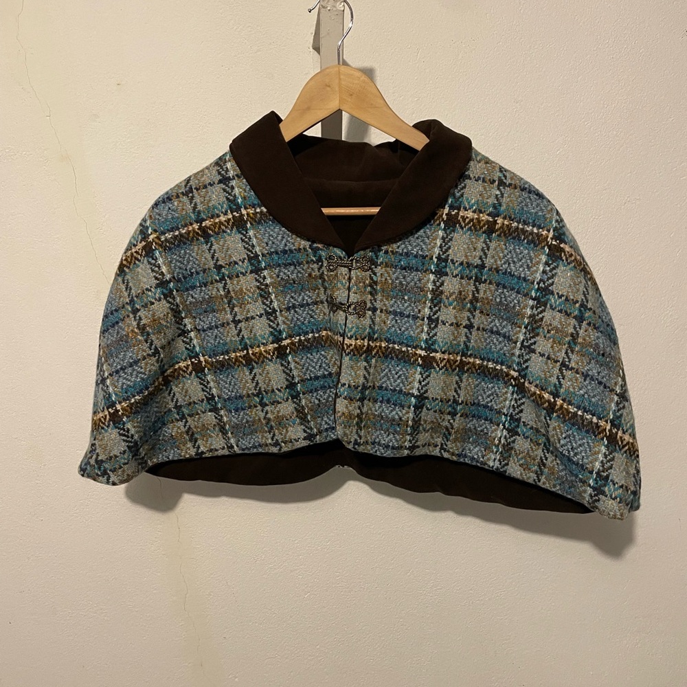 Plaid Wool Capelet with Brown Collar